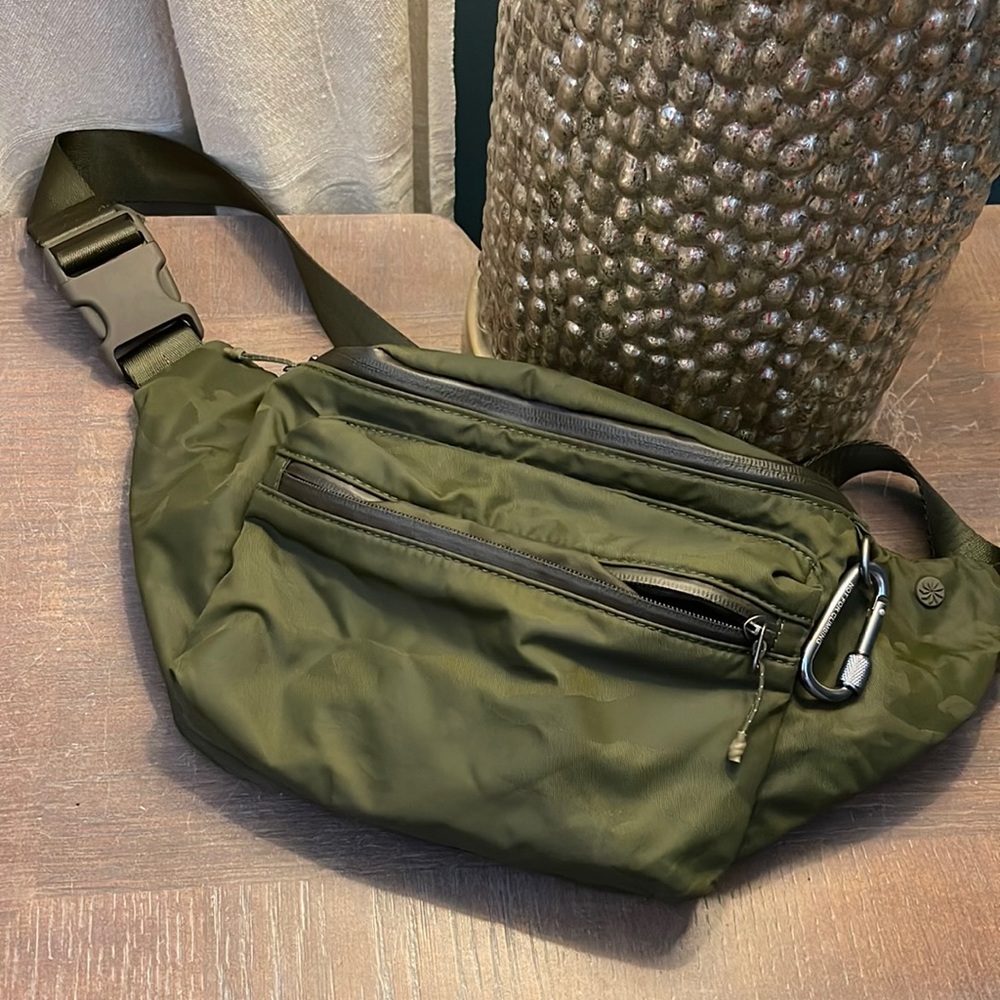 Olive Green Fanny Pack - Army Green - Zippers. Buckle.